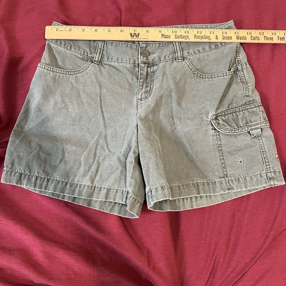 Northface Womens Size 4 Green Vintage Cargo Hiking/Walking Shorts - Picture 3 of 4